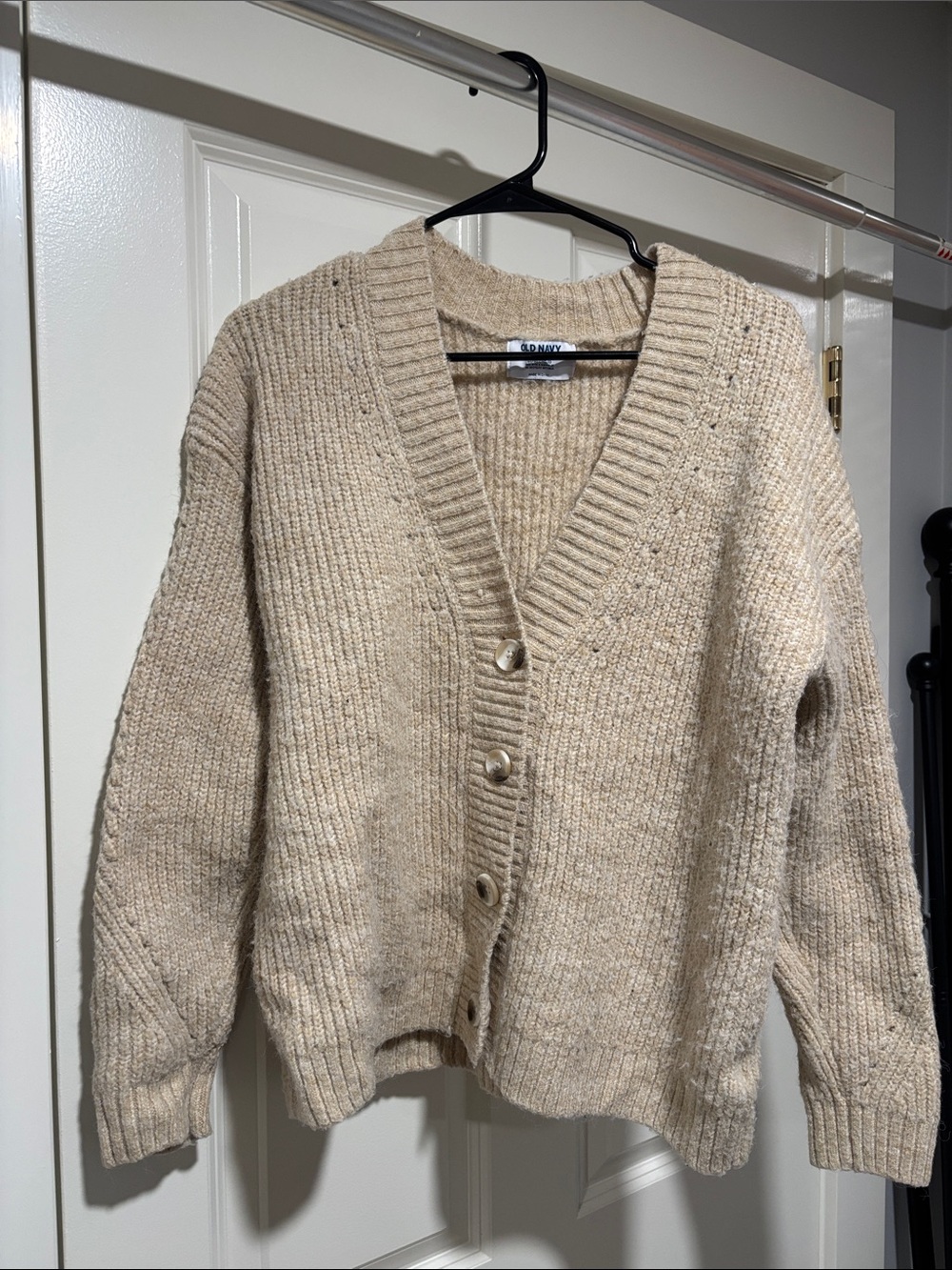 Old Navy Cream Chunky Ribbed V‑Neck Button Cardigan